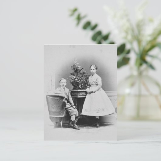 妹ジゼラとオーストリアのルドルフ皇太子 ポストカード (スタンド正面)