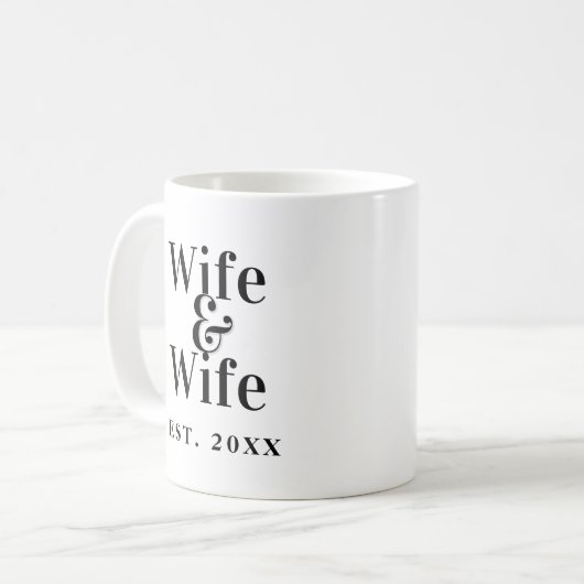 妻と妻のゲイレズビアンの結婚と結婚の日付 コーヒーマグカップ (正面左)