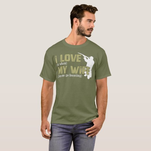 妻に狩りされて大好きおもしろい Tシャツ (正面フル)