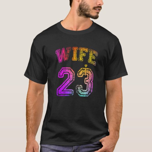 妻の婚約パーティー 妻のマッチング 2023 ハネムーン Tシャツ (正面)