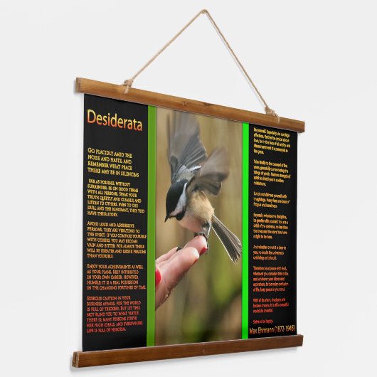 妻の手の食べ物の中に食べDESIDERATA雀 吊り下げ型タペストリー (傾斜あり)