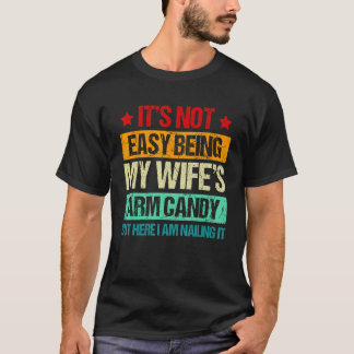 妻の腕時計になるのは簡単じゃない ここにいる Tシャツ