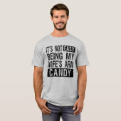 妻の腕簡単のジョークではない Tシャツ (正面フル)