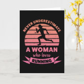 妻の贈りランニング物を愛すおもしろいる人 カード (黄色い花)