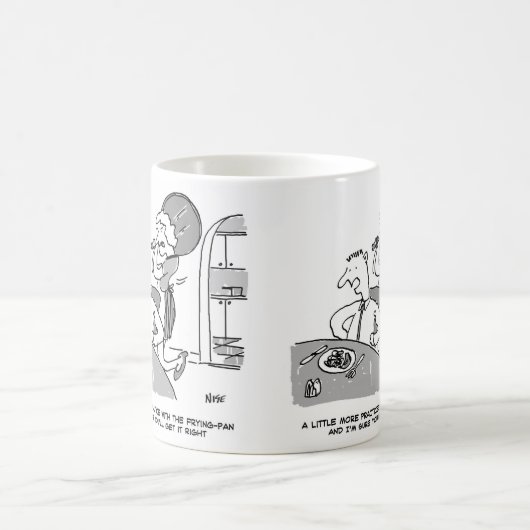 妻はもっとフライパンで練習する必要がある。おもしろい コーヒーマグカップ (中央)