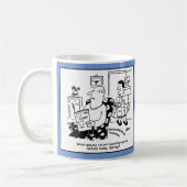 妻は支出の自由ショッピングから戻る。 コーヒーマグカップ (左)