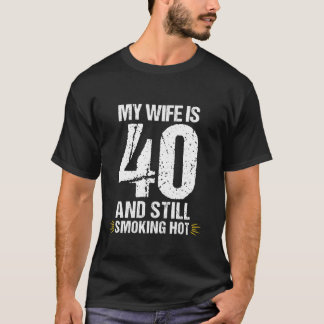 妻は40歳でまだ喫煙熱 Tシャツ