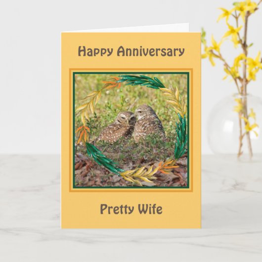 妻を愛するフクロウのための記念日カード カード (黄色い花)