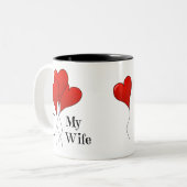 妻を愛する赤いハート風船の三色 ツートーンマグカップ (正面左)
