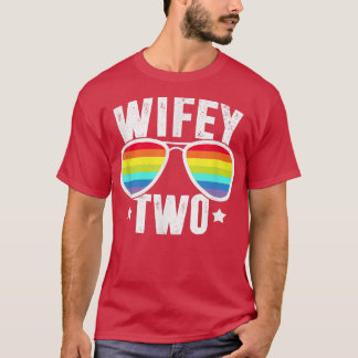 妻2つのブライドLGBTレズビアンのレインボー結婚M Tシャツ