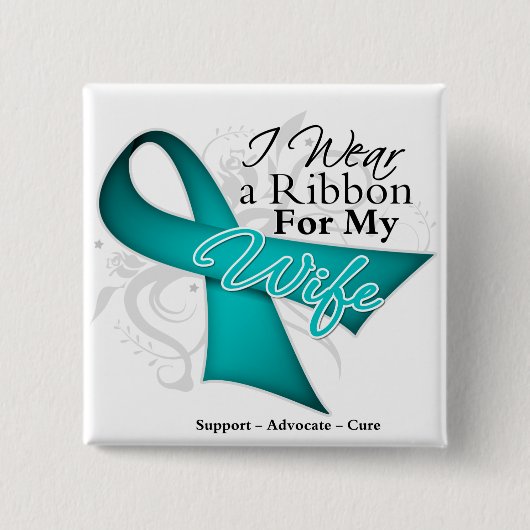 妻 – ティール（緑がかった色）リボン認識度 缶バッジ (正面)