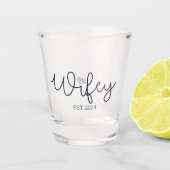 妻 現代タイポグラフィー 新婦 さん 結婚 記念 彼女の ショットグラス (正面)
