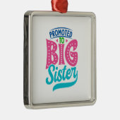 姉に昇進し、新生児姉リビール メタルオーナメント (右)