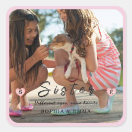 姉妹の写真コラージュ – 年齢は違うけれど、同じハート スクエアシール