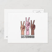 姉妹達、平和のサインを持つ女性の手 ポストカード (正面/裏面)