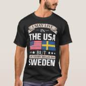 始まりましたスウェーデンの旗のTシャツで米国の物語に住むよろしいです Tシャツ (正面)