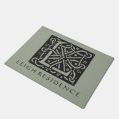 姓のケルト結び目模様の手紙Lモノグラム ドアマット (アングル)