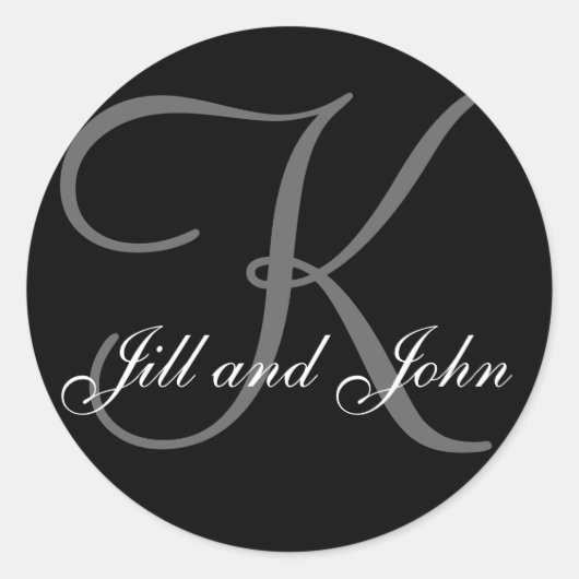 姓イニシャルKプラス名ブラックステッカー ラウンドシール (正面)