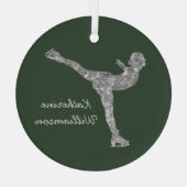 姿カスタムスケートで滑る氷スケートで滑る銀きらめく ガラスオーナメント (裏面)