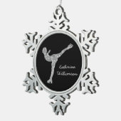 姿カスタムスケートで滑る氷スケートで滑る銀きらめく スノーフレークピューターオーナメント (右)