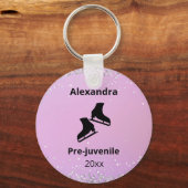 姿スケートで滑る試験レベル年ピンクキーチェーン キーホルダー (正面)