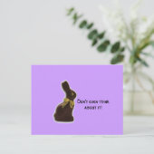 姿勢とチョコレートイースターバニー シーズンポストカード (スタンド正面)