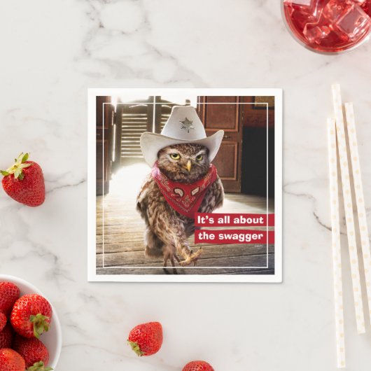 姿勢と短剣で丈夫な西部の保安官フクロウ スタンダードカクテルナプキン (インサイチュ)