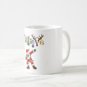 、姿勢を打つサンタ信じて下さい コーヒーマグカップ (正面右)