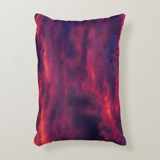 威厳がある赤 アクセントクッション (正面(垂直))