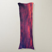 威厳がある赤 ボディピロー (正面縦)