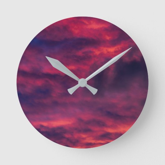 威厳がある赤 ラウンド壁時計 (正面)