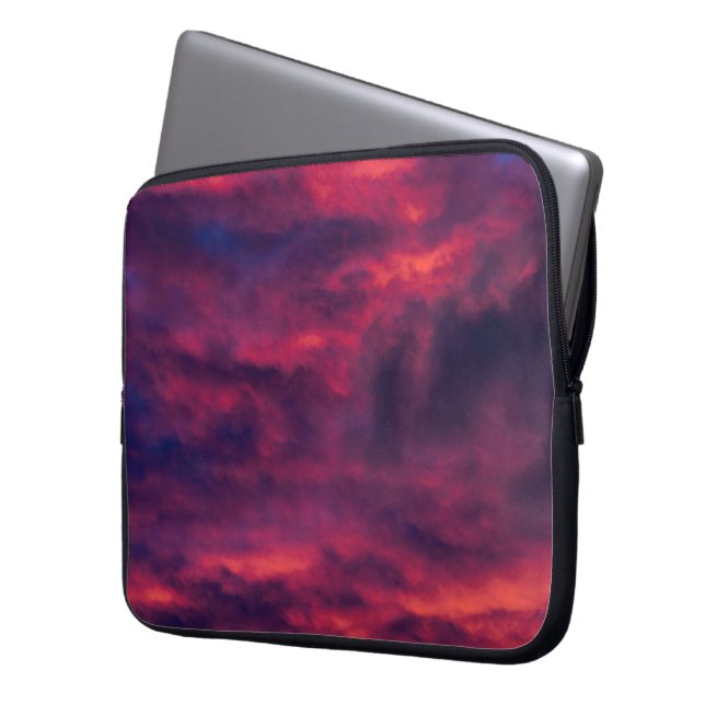 威厳がある赤 ラップトップスリーブ (正面左)