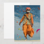 威厳のあるインディアンエルダー飛んでいるカイトオンビーチ 招待状 (正面/裏面)