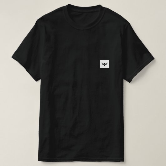 「威厳のあるイーグル – 自由の力を受け入れる」 Tシャツ (デザイン正面)