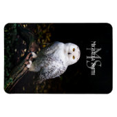 威厳のある冬のシロフクロウのモノグラムカスタムネーム マグネット (横)