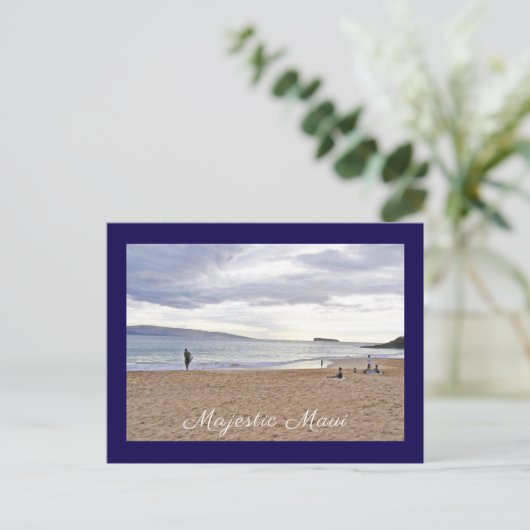 威厳のある夕日を待つビーチの人々 ポストカード (スタンド正面)