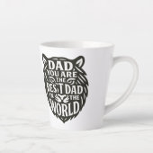 「威厳のある献上品：はっきりしたパパのためのTiger Word Art Mug カフェラテマグ (右)
