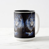 威厳のある獅子の輝き ツートーンマグカップ (正面右)