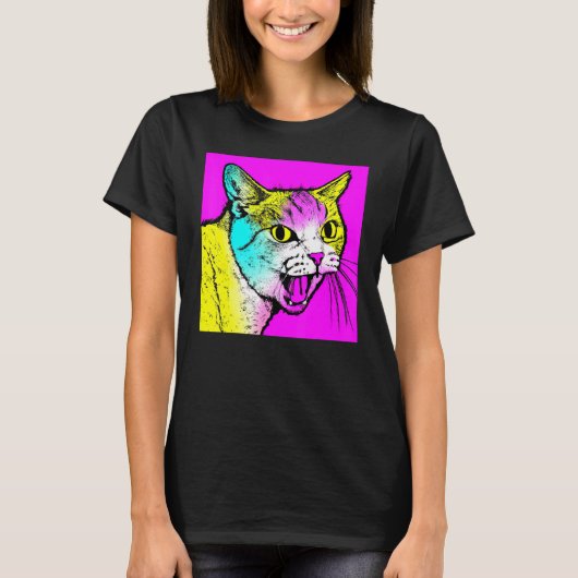 威嚇する子猫の顔 かわいい猫 Tシャツ (正面)