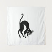 威嚇する猫 タペストリー (正面)
