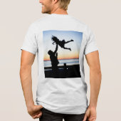 娘からパパギフトへ写真のバックジョークをおもしろい追加 トライブレンドＴシャツ (裏面)