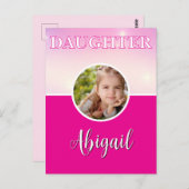 娘のパーソナライズされた写真と名前ホットピンク ポストカード (正面/裏面)