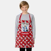 娘の写真と名前雪だるま赤いクリスマス エプロン (着用した状態)