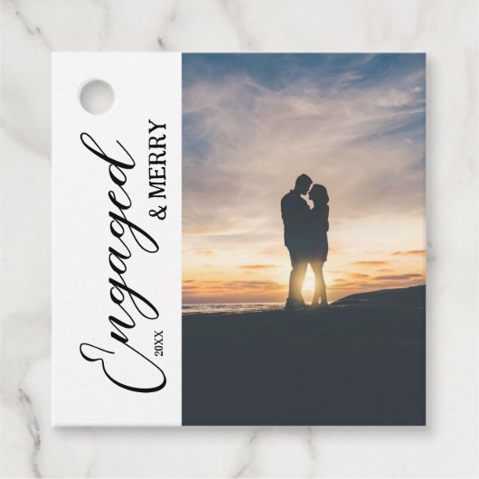 婚約したおよびメリーカップル写真 フェイバータグ (正面)