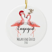 婚約したな初めてのクリスマスか結婚したでおもしろいなフラミンゴ セラミックオーナメント (正面)