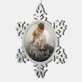 婚約したミニマルモダンPhoto スノーフレークピューターオーナメント (右)