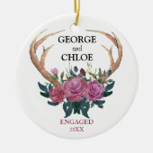婚約のオーナメント|の枝角の花柄の第1クリスマス セラミックオーナメント (正面)