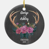 婚約のオーナメント|の枝角の花柄の第1クリスマス セラミックオーナメント (裏面)
