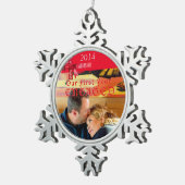 婚約の写真の赤い弓オーナメント スノーフレークピューターオーナメント (右)