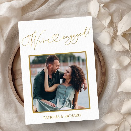 婚約の発表と写真の日付の保存 案内状